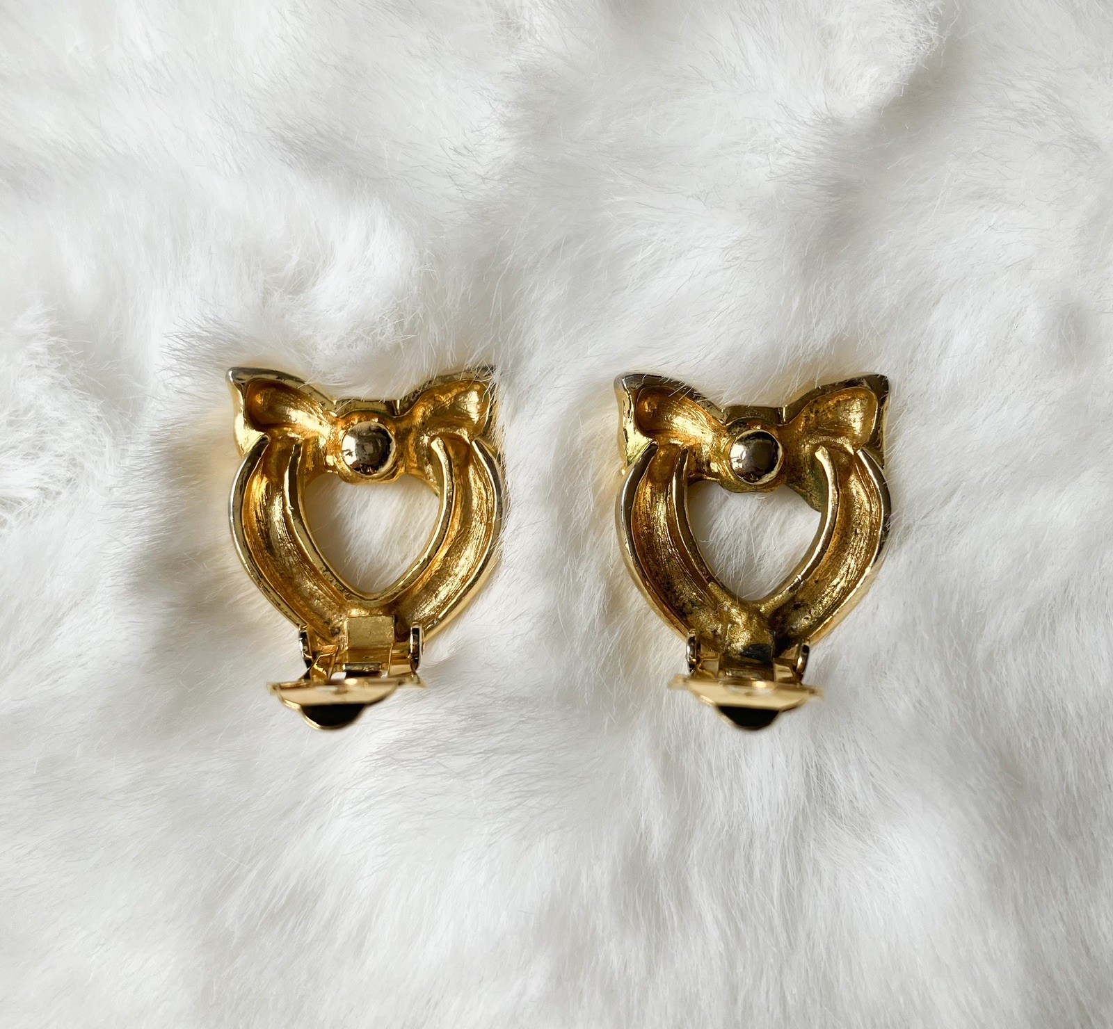 vintage Moschino Logo Heart Bow Clip On earrings Gold Tone Rare Japan exclusive