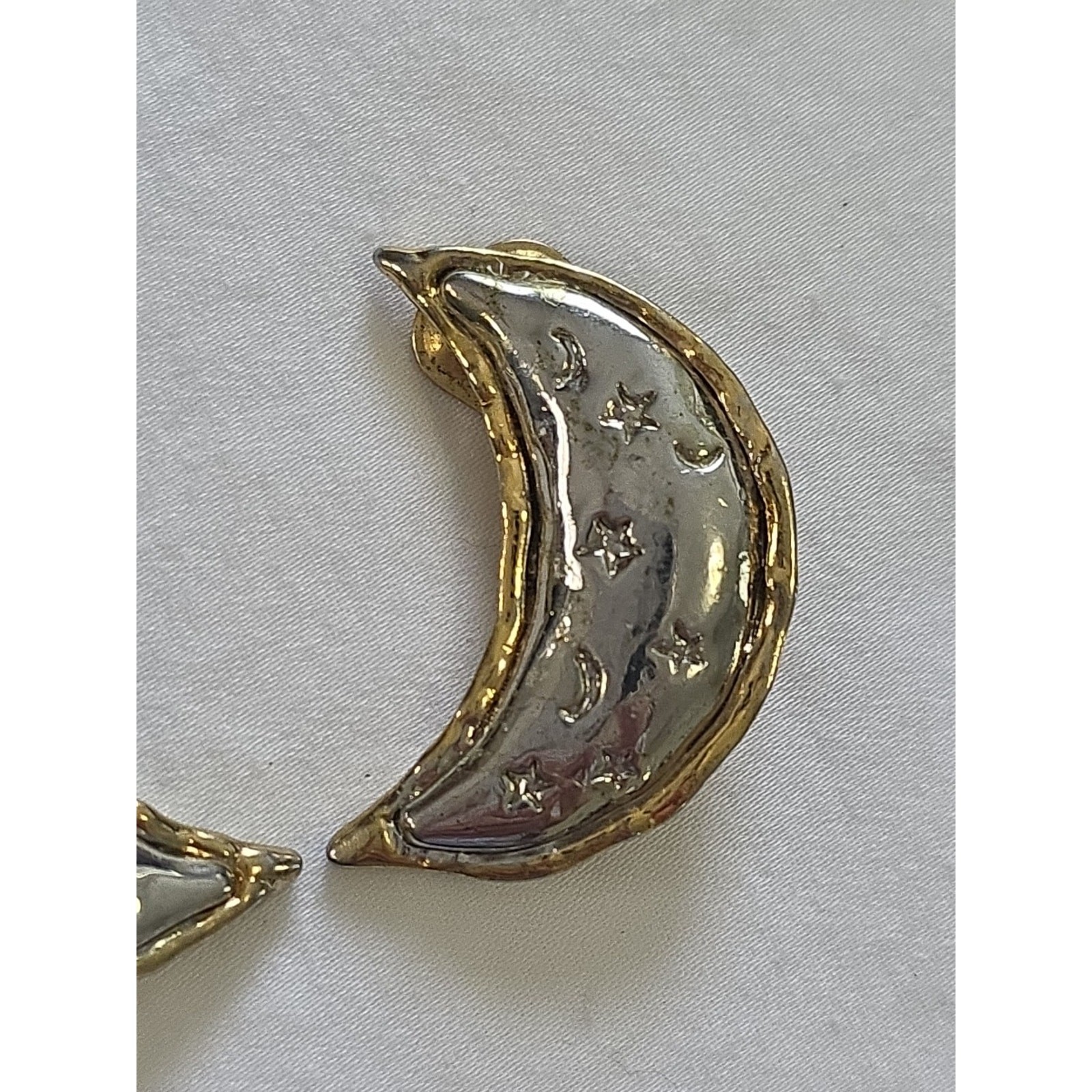 Vintage Unsigned JJ Jonette Jewelry Moon & Stars Clip On Earrings Mixed Metals