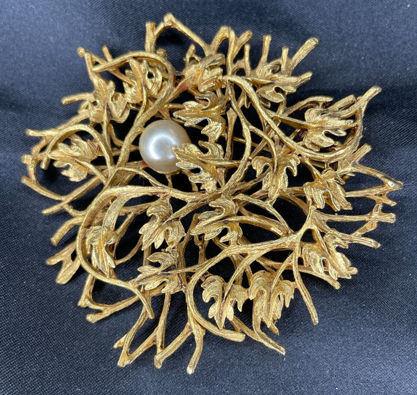 Vintage 6 Lg Metal Brooches 2″-3″ Monocraft Coro Emmons Unreadable & 3 Unmarked