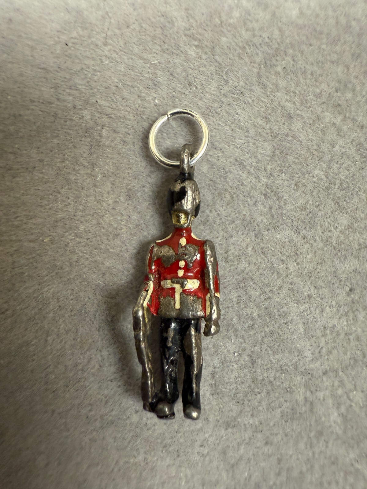 Vintage British Queen’s Guard Multicolor Enamel Collectible Charm Pendant 2763