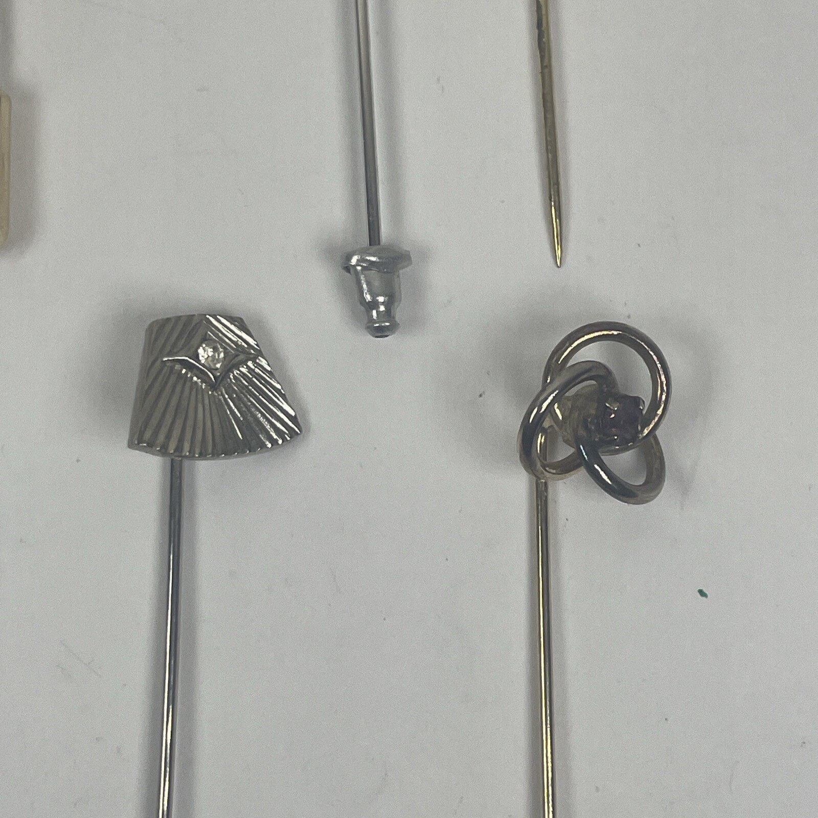 Vintage Lot Clips Pins Jewelry Novelty Assorted Shapes & Sizes