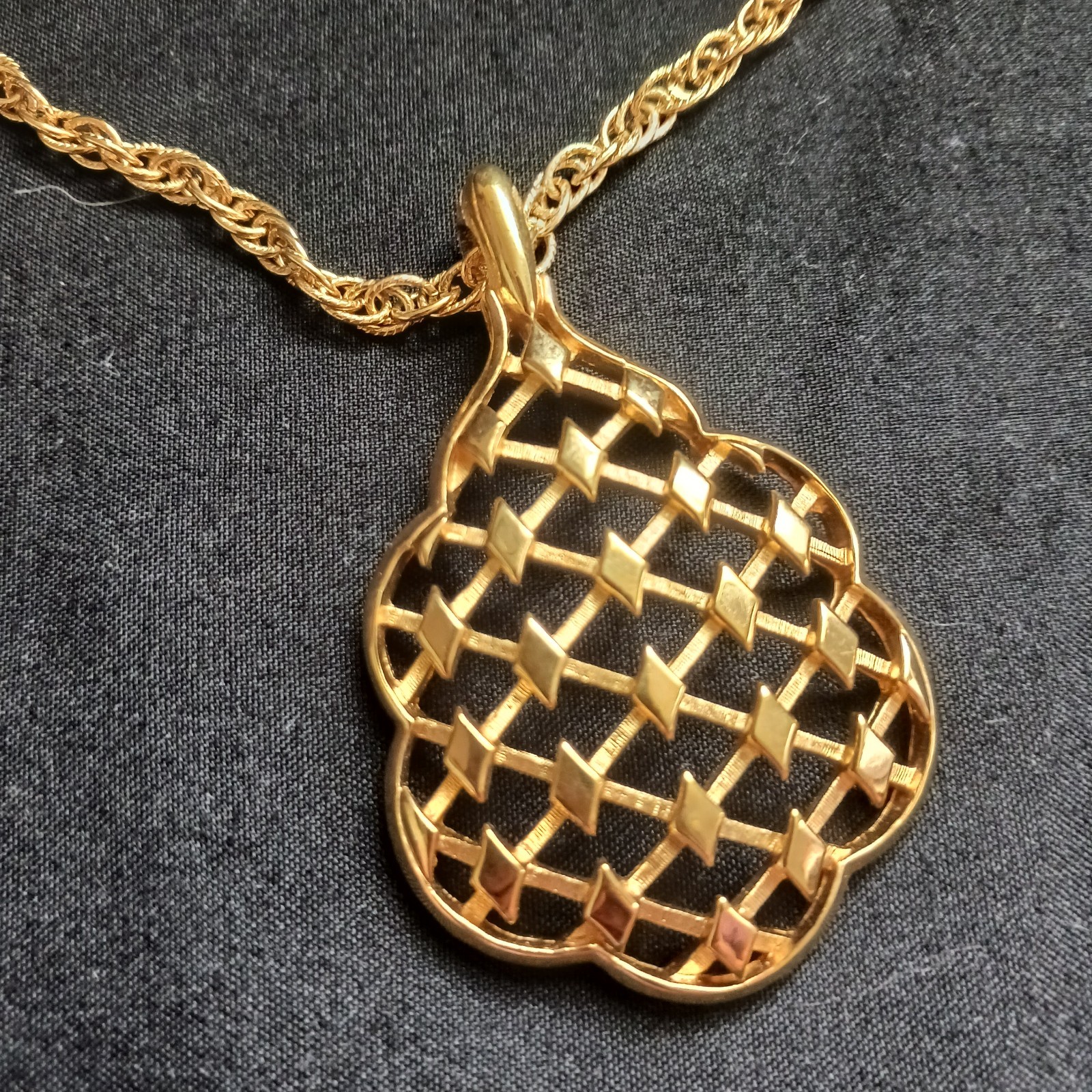 Vintage Trifari Crown Necklace. Gold Tone, 12 In Chain, Pendant 2.5 X 1.5