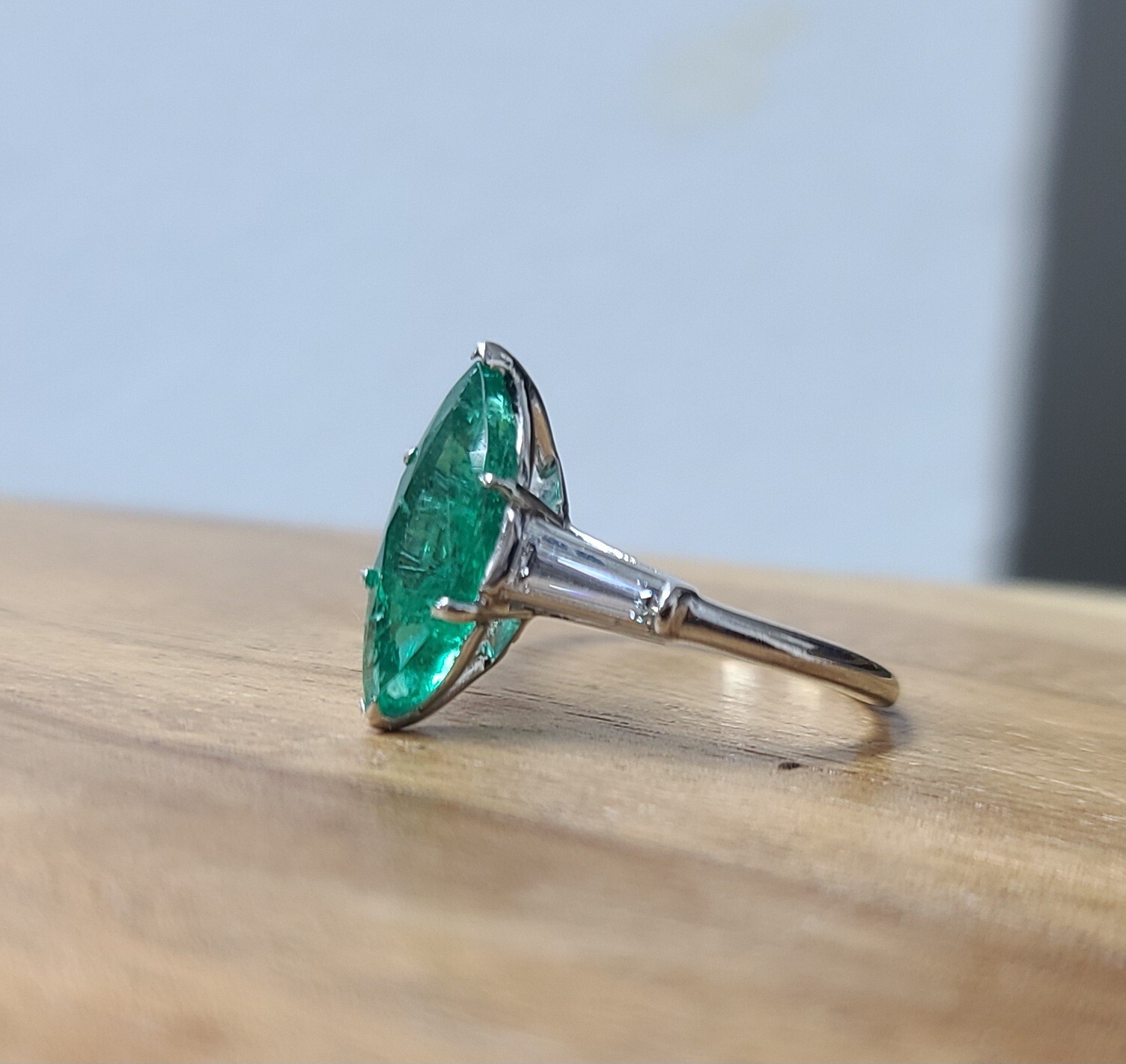 Vintage Platinum Engagement Ring 2.09CT. Gem Natural Green Emerald Marquise Cut