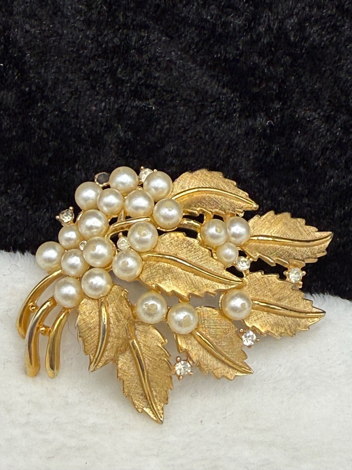 Vintage Trifari Leaf Brooch Cluster Imitation Pearl Rhinestone Signed READ
