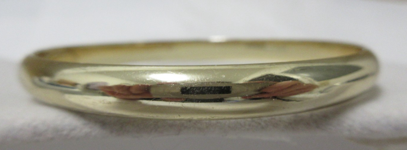 Vintage Gold Tone Whiting and Davis Bangle Bracelet 7″ No metal wear