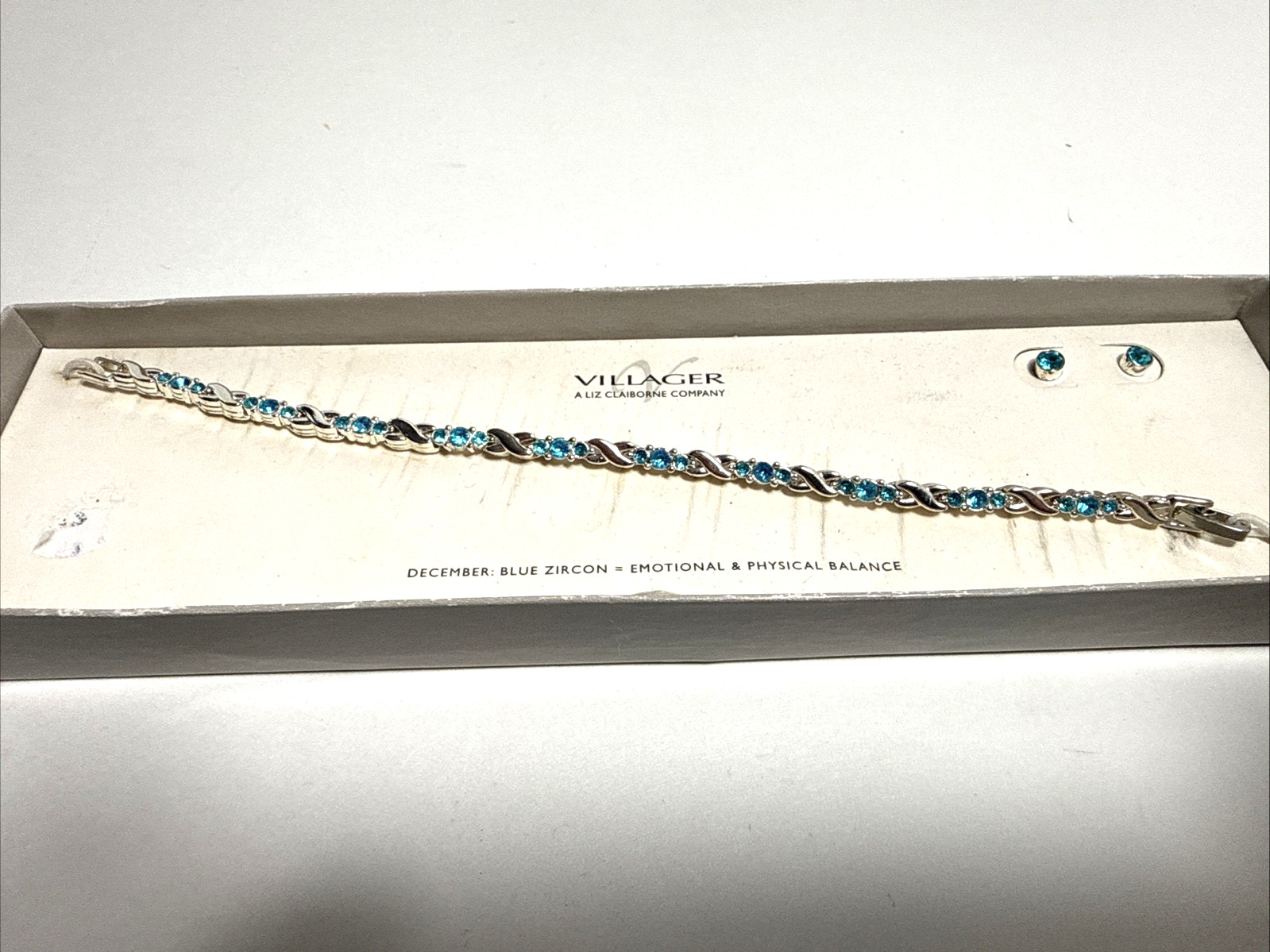 Vtg Liz Claiborne Villager Jewelry Set Bracelet Earrings Silvertone Blue Zircon