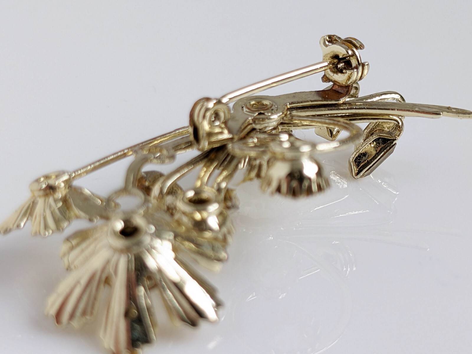 VTG Brooch Goldtone Rhinestones Flowers 1.8 Inches Tall .5 oz Very Good Cond.