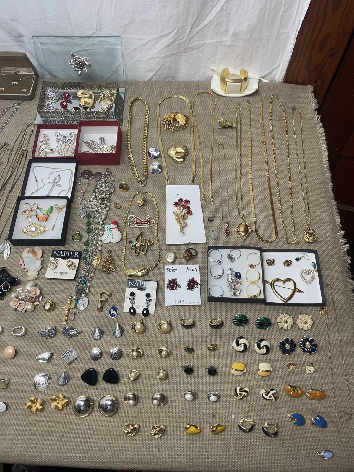 Vintage Jewelry Lot Of 300pieces 10+lbs Monet Trifari Napier..$ Sterling + 14k