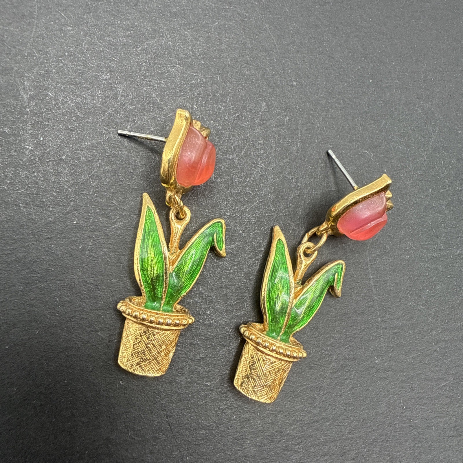 Avon Signed Pierced Earrings Flowers Tulips Gold Tone C41