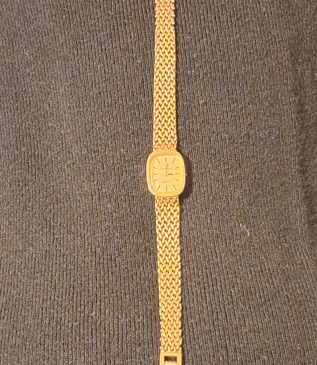 Vintage Lady Elgin Watch Gold Woven Band Missing Crown Needs Battery Untested