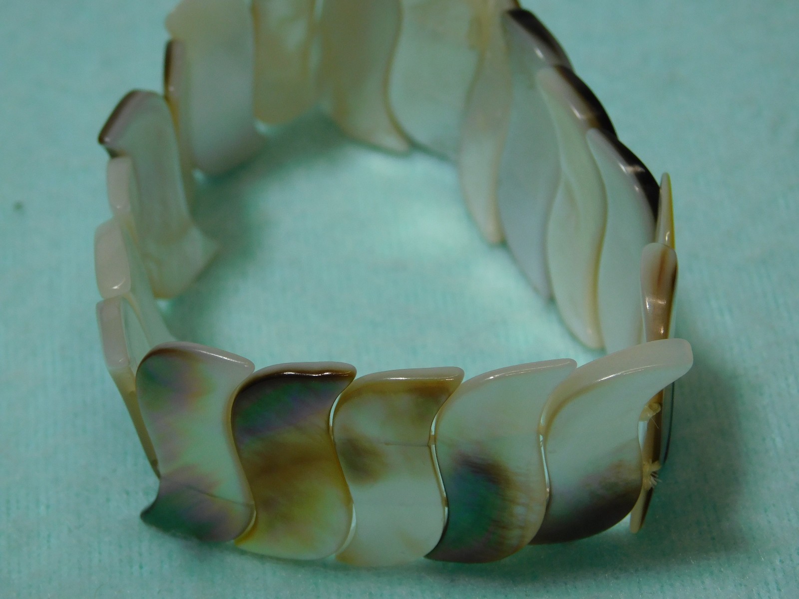 Vintage 7 1/4″ Abalone Shell Bracelet in Very Good Condition