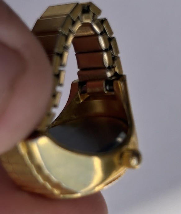 Vtg Rochelle Bonetto Ring Watch Gold Tone Expansion Band Japan Quartz RUNNING