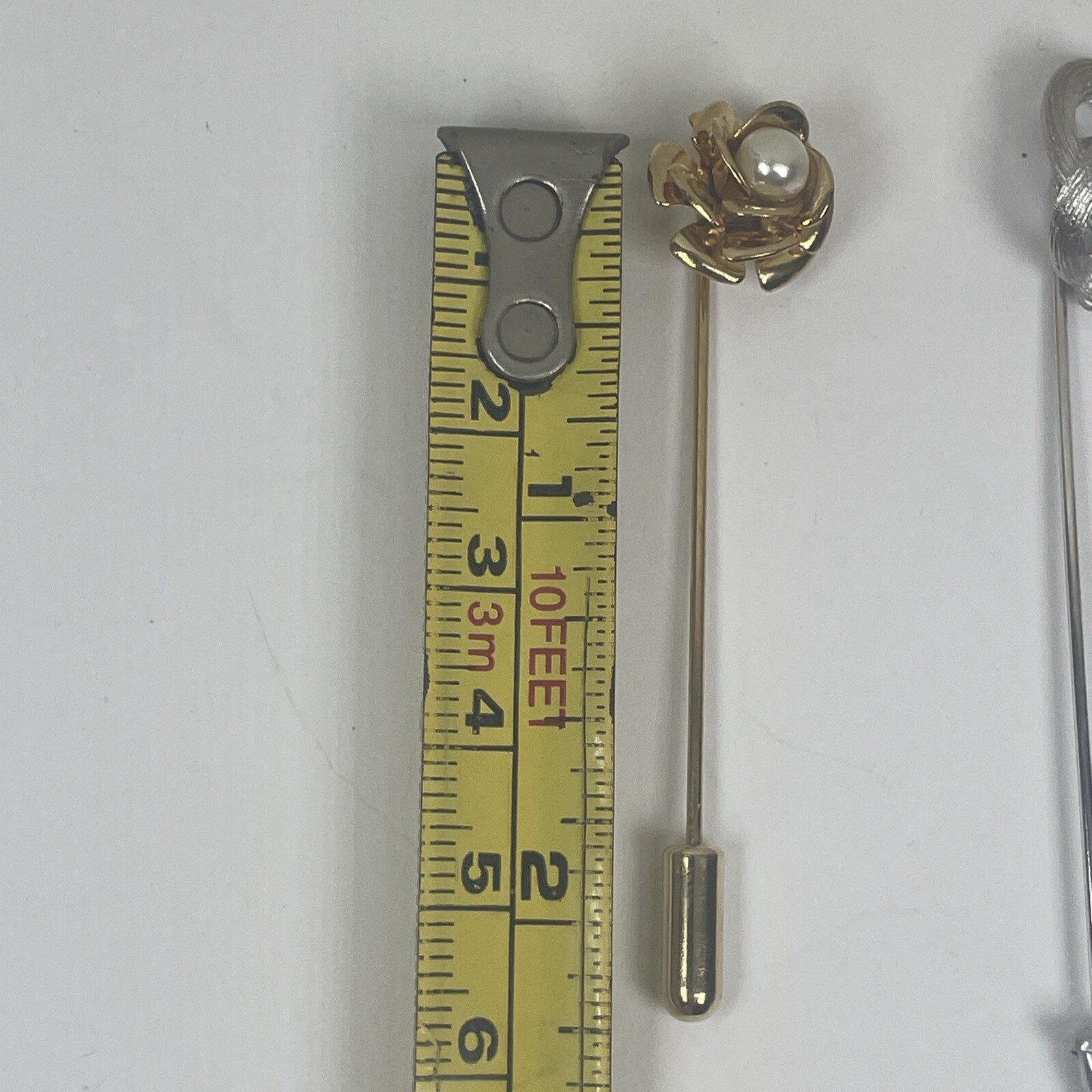 Vintage Lot Clips Pins Jewelry Novelty Assorted Shapes & Sizes