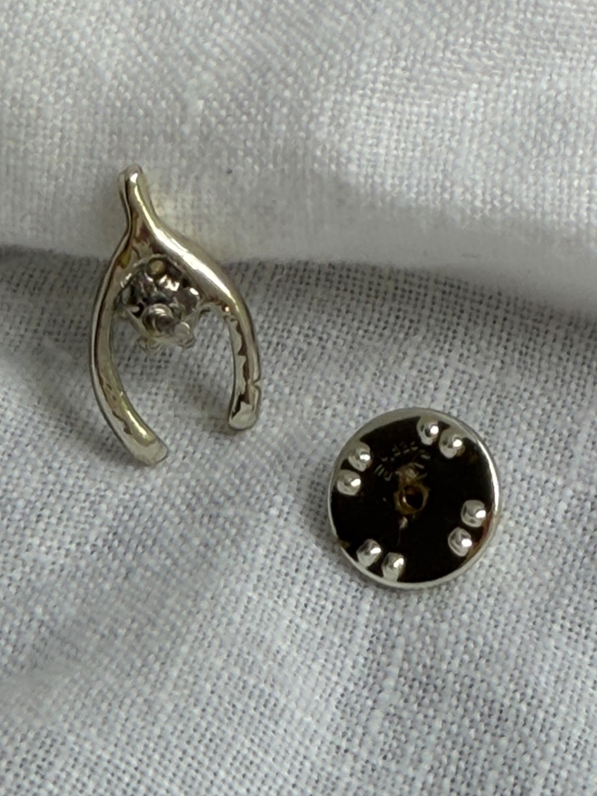 vintage silver tone lucky equestrian horseshoe and faux pearl pin with pin back
