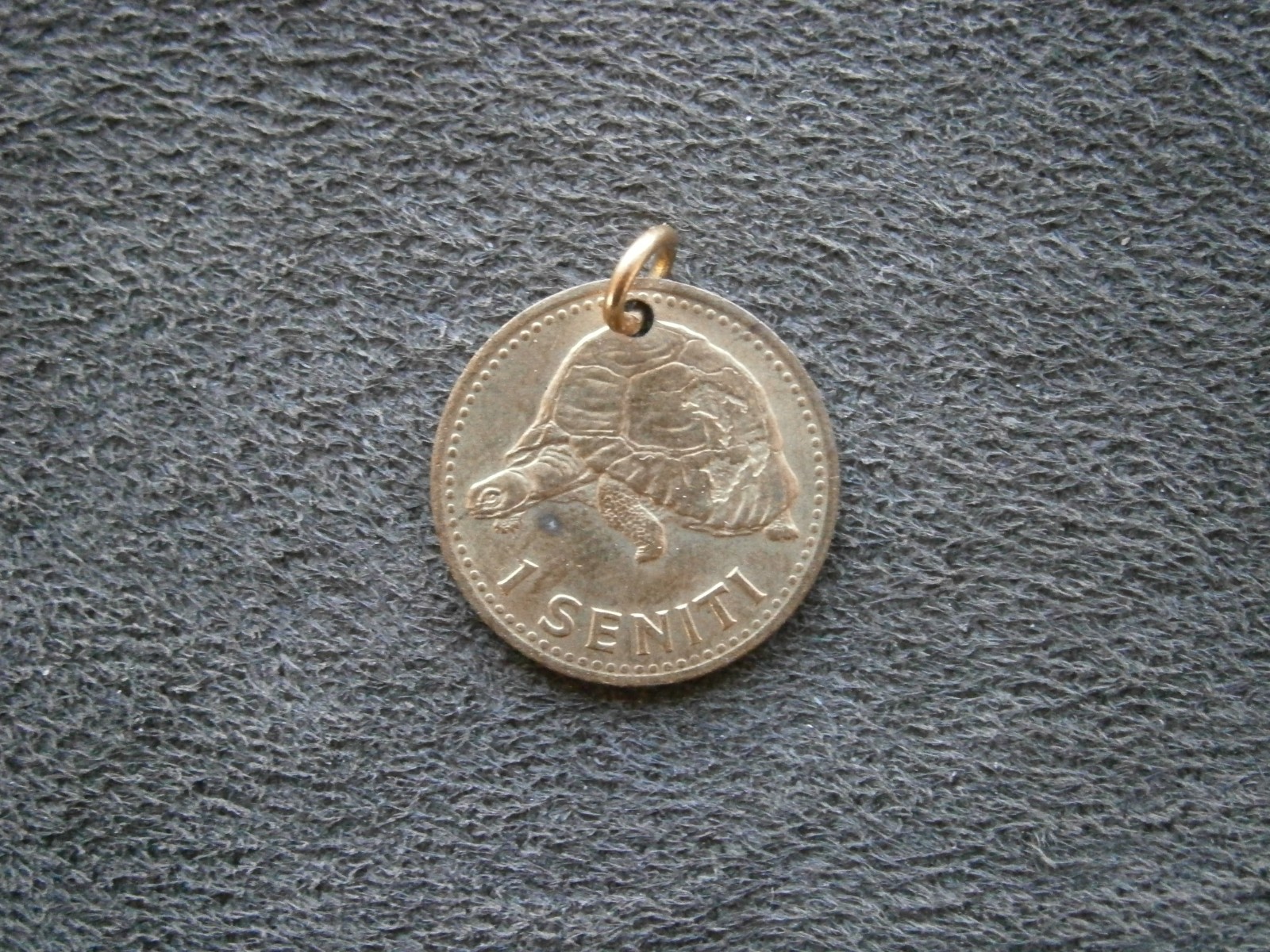 Tonga 1 Seniti Coin Tortoise Vintage Bracelet Charm Pendant 1.8g ~ 1974