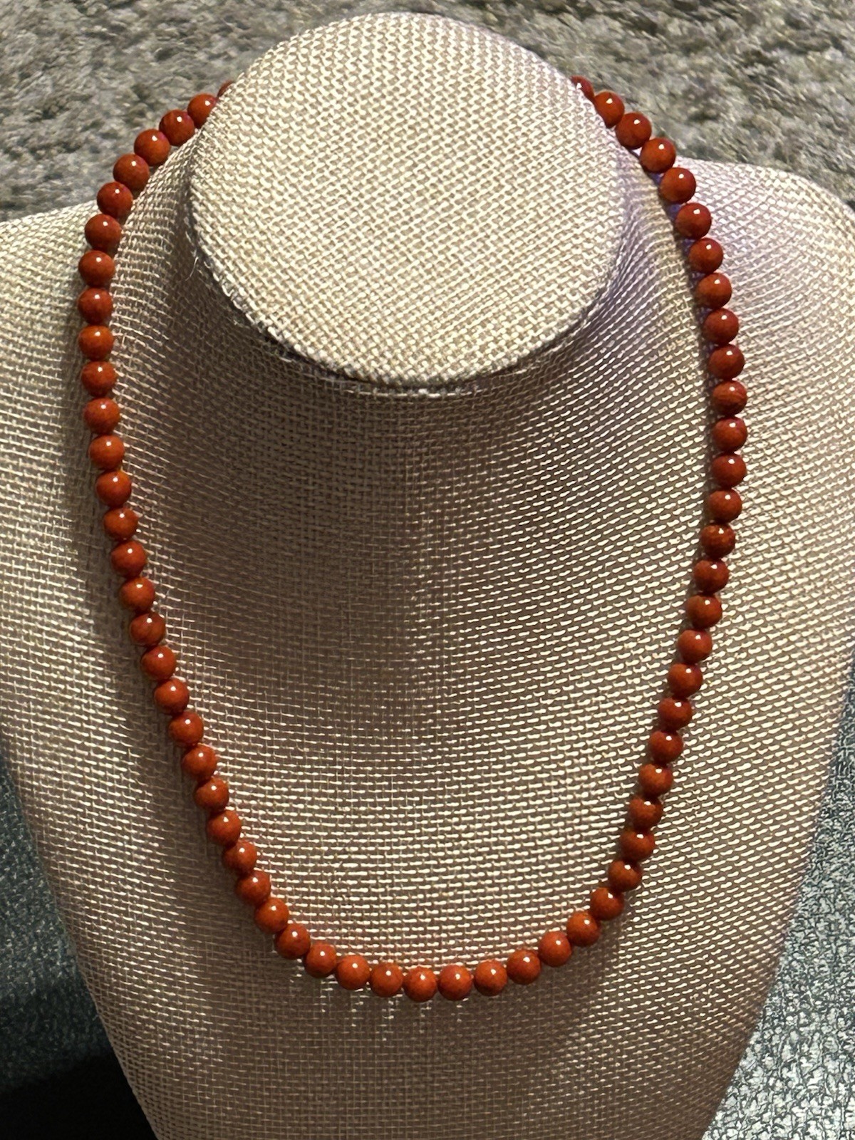 VTG Red Coral 5mm Beaded Necklace 17 inches 14/20 Gold Clasp