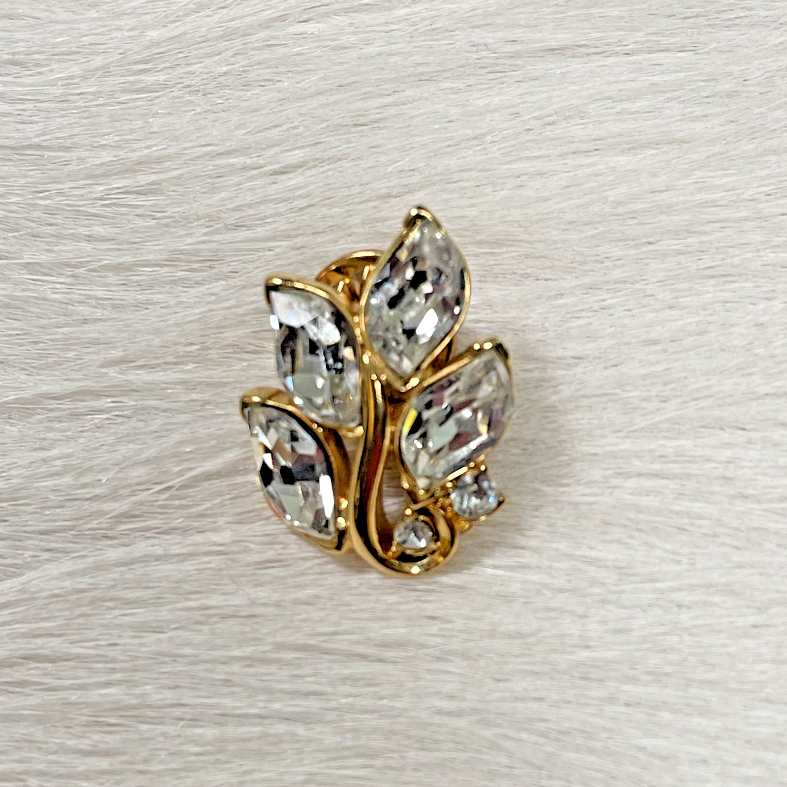 Vintage Trifari Unique Gold Tone Leaf Design Large Crystal Rhinestone Pin 70s