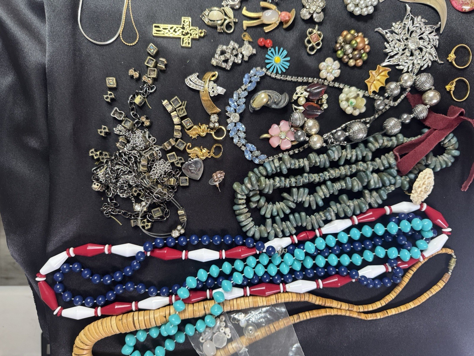 Vintage Broken Jewelry Lot Rhinestone Craft Wear Repair Harvest 1lb 15oz