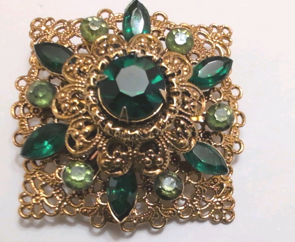 Vintage Variety Lot Of 6 Brooches/Pins In Gold And Silver Tones Some Signed