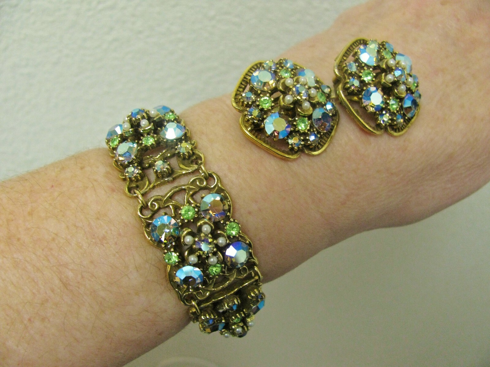 VINTAGE 1950’S 60’S FLORENZA AB CRYSTAL GOLD LINK BRACELET EARRINGS SET GREEN