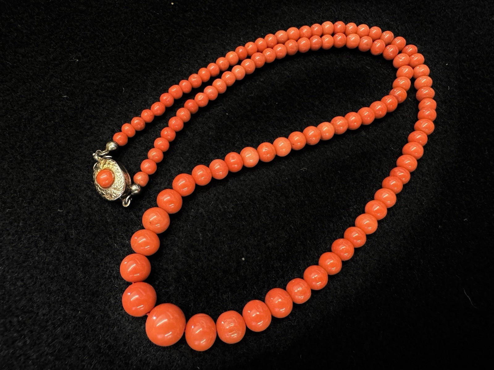 Vintage Vermeil Claps And Natural AAA Salmon Coral Graduated beads necklace 20in