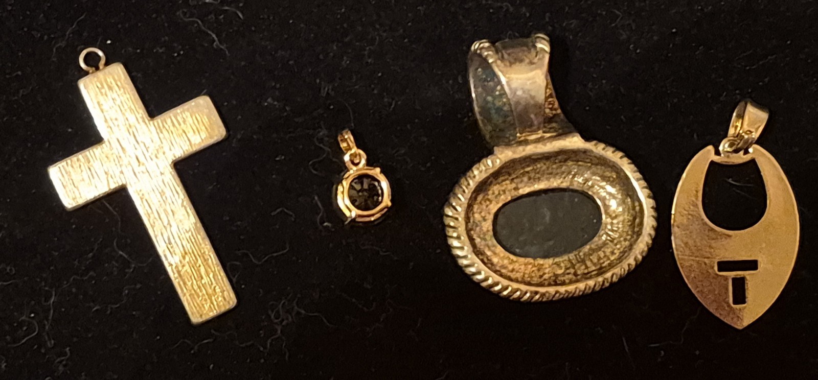 Vintage Mixed Lot 4 Pc Pendant Charm Cross Onyx Metal Gold Silver Black