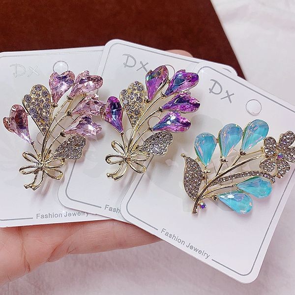 20Pcs Wholesale Brooch Pins Lot Random Rhinestone Crystal Flower Scarf Buckle
