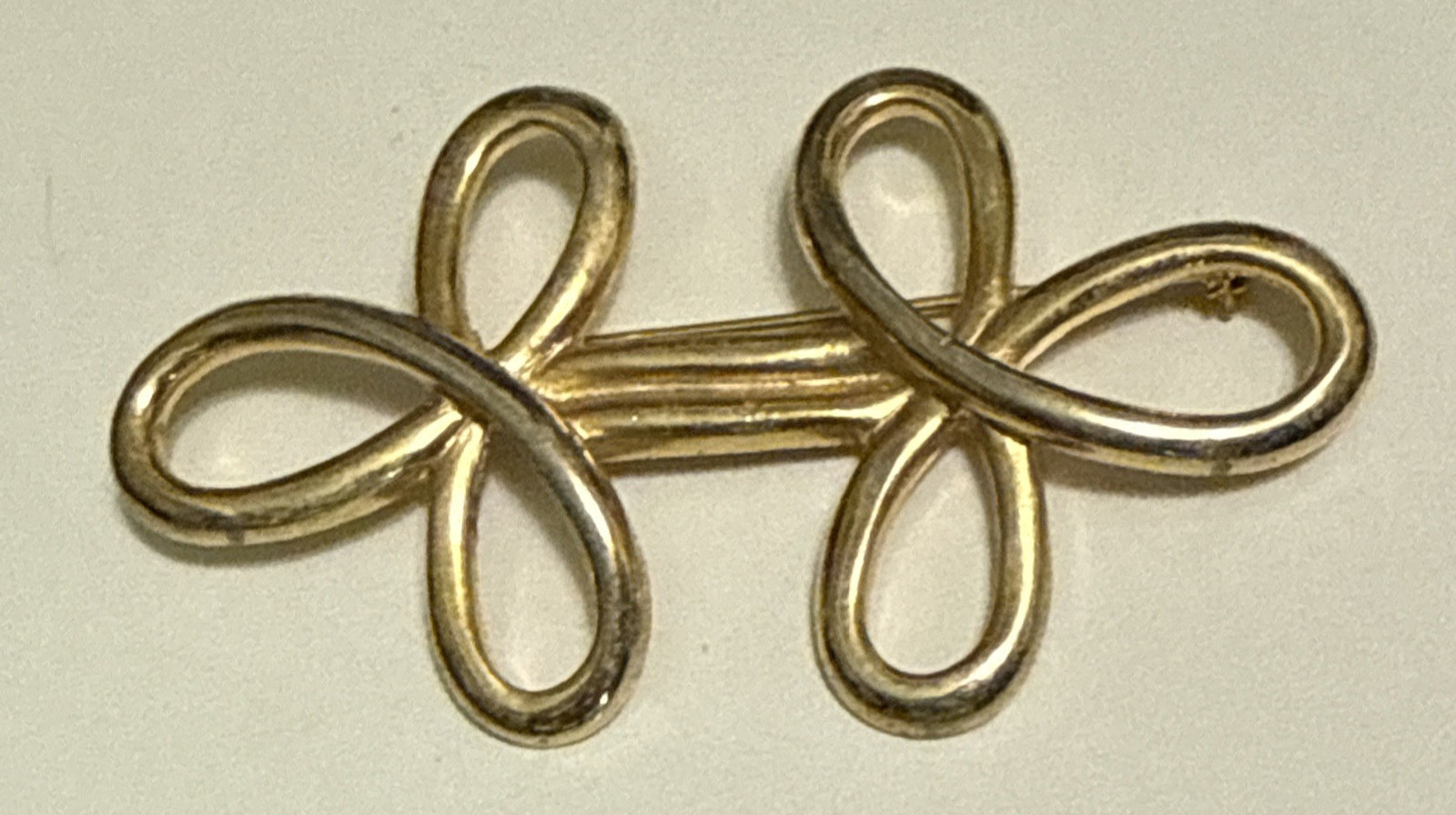 Vintage Large Gold Tone Knot Pin Unkown Maker’s Mark