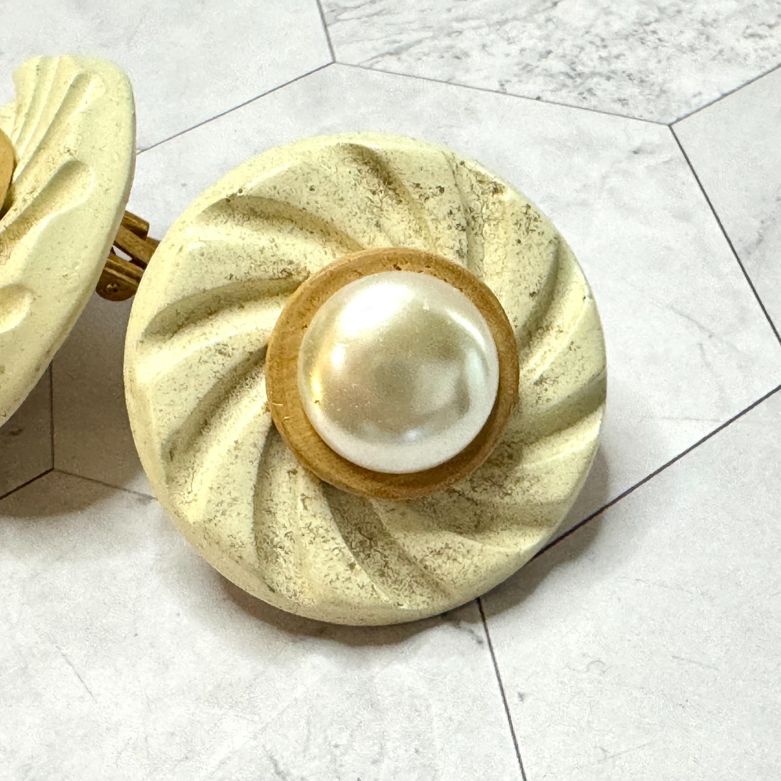 Vintage Jeff Lieb Faux Pearl Earrings Large Round Chunky Resin Earthy Clip Ons