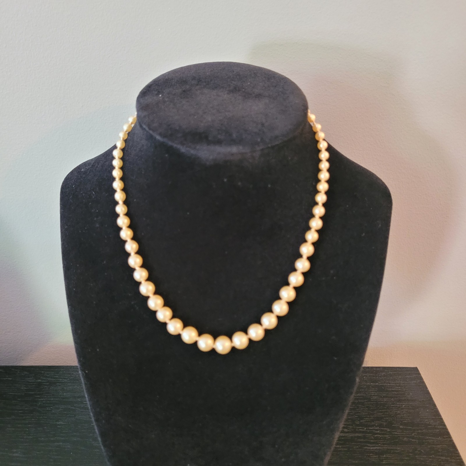 Vintage Faux Pearl Necklace Graduated Knotted Cream Pearl Choker 14″
