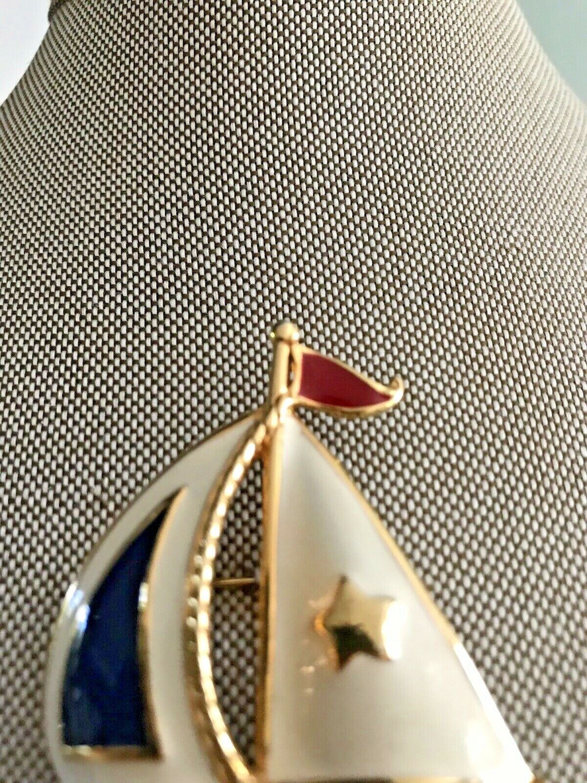 AVON Brooch Sailboat 1990’s