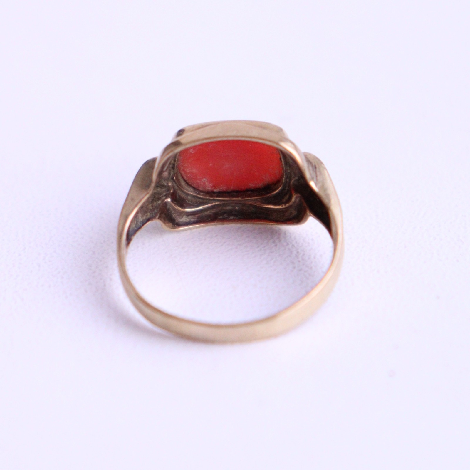 Vintage Coral Ring Natural Undyed Coral Yellow Gold 333 – NO TARIFF