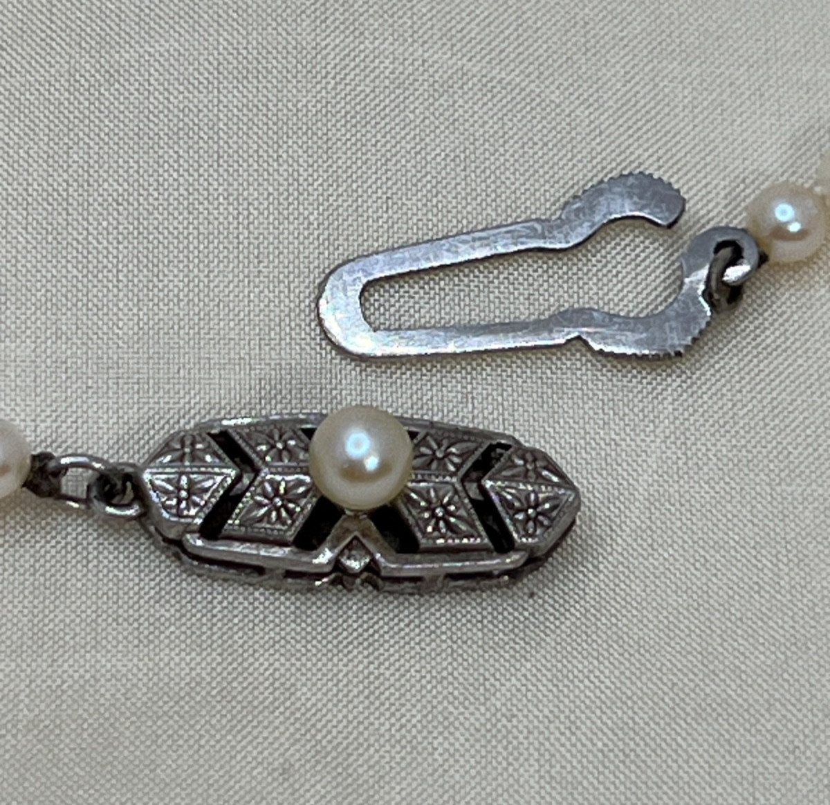 Vintage Mikimoto Pearl Necklace Silver Clasp 16″ Made in Japan