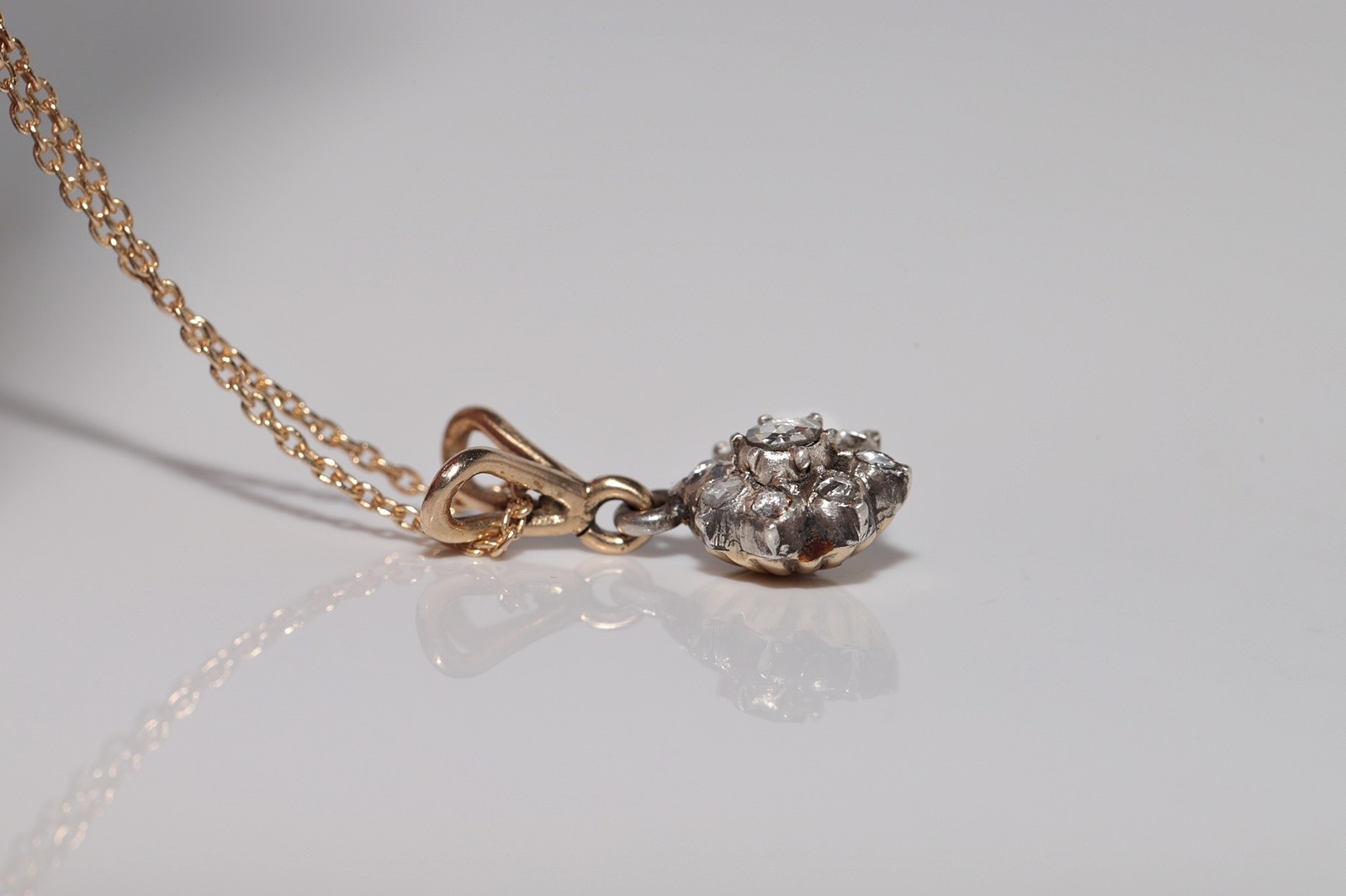 Antique Circa 1900s 18k Gold Top Silver Natural Rose Cut Diamond Necklace