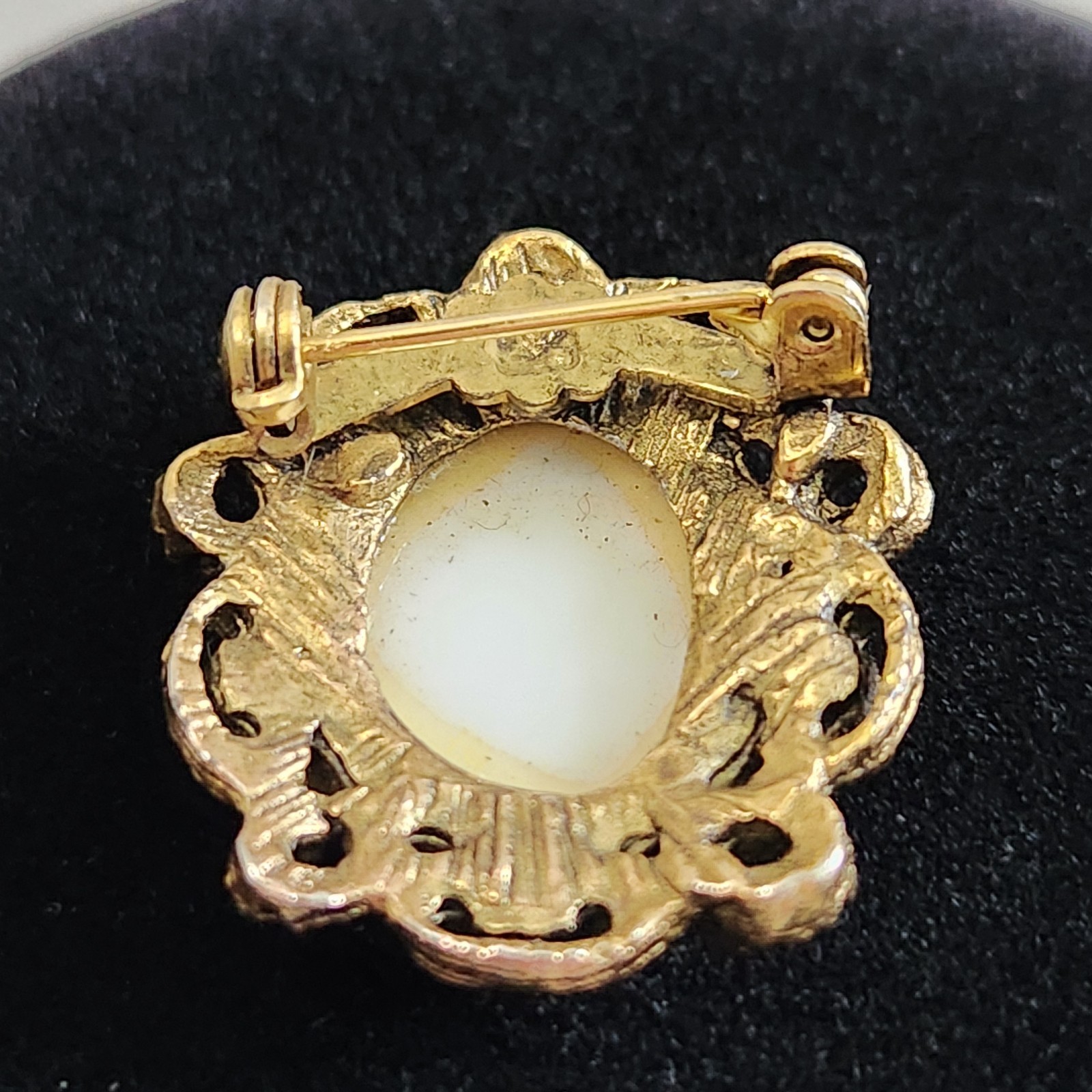 Vintage Not Signed Acrylic Printed Portrait Brooch Goldtone Framed Pin