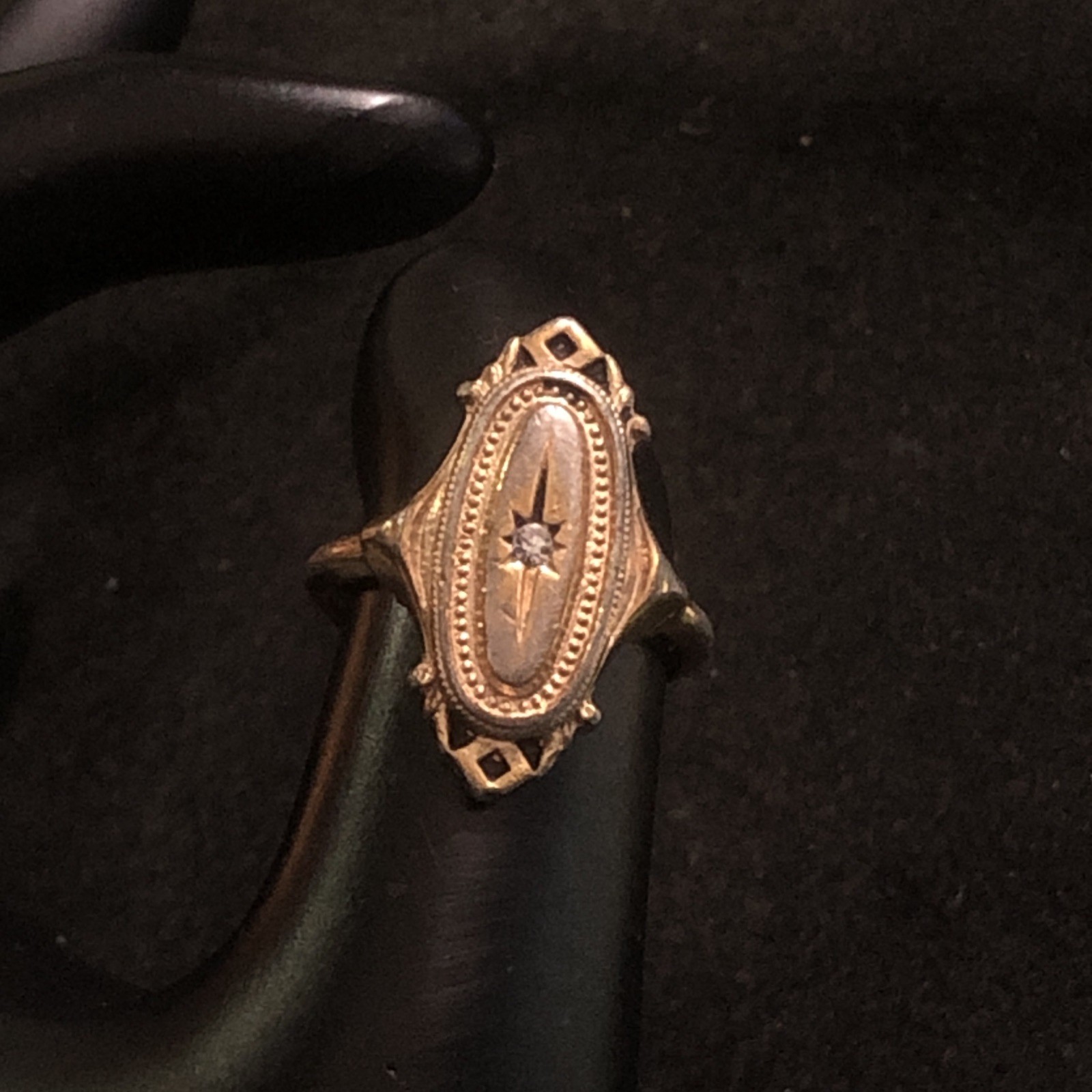 Vintage Avon Kensington Victorian Ring Gold Tone Oval Rhinestone Adjustable
