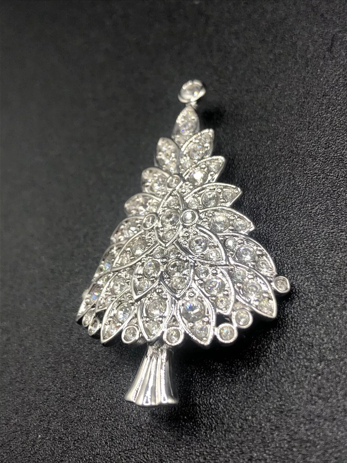 Signed Swarovski Crystal Christmas Tree Pin Brooch 2000 Millennium Edition