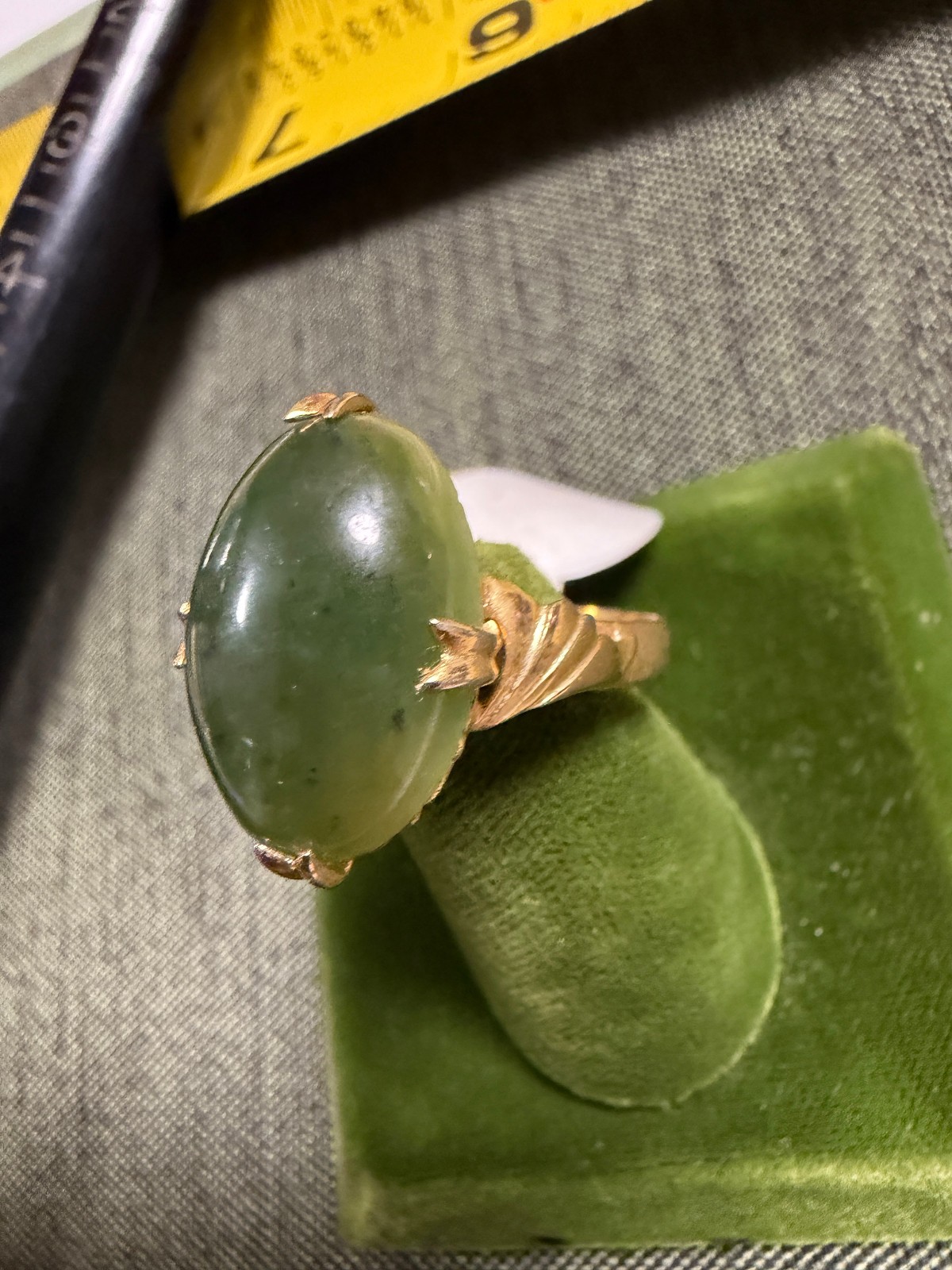 Vintage SOLID 14KT Gold Stamped Jade Ring Size 7 3.98g New Old Stock!