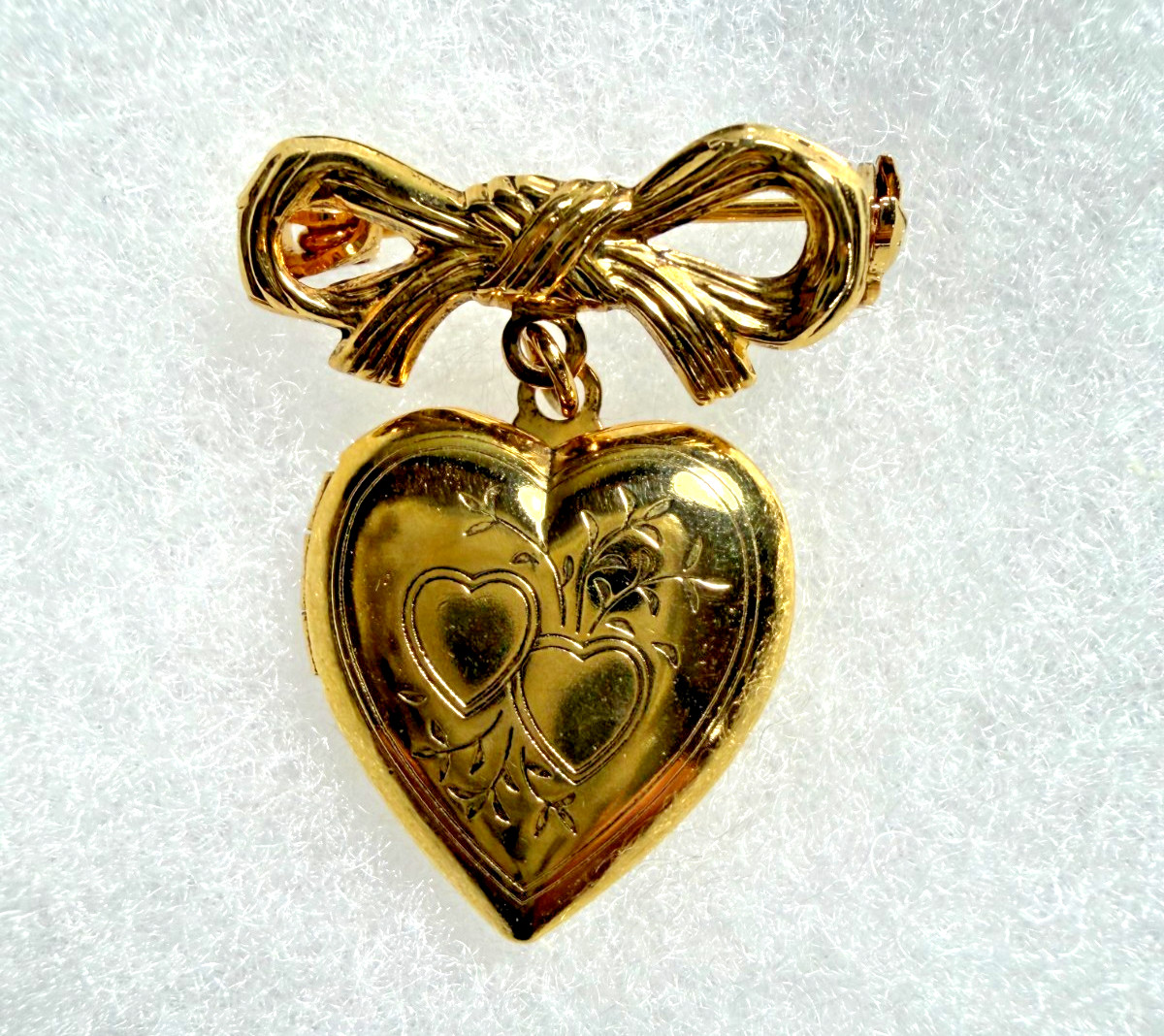 Vintage Gold Tone Heart Locket Brooch