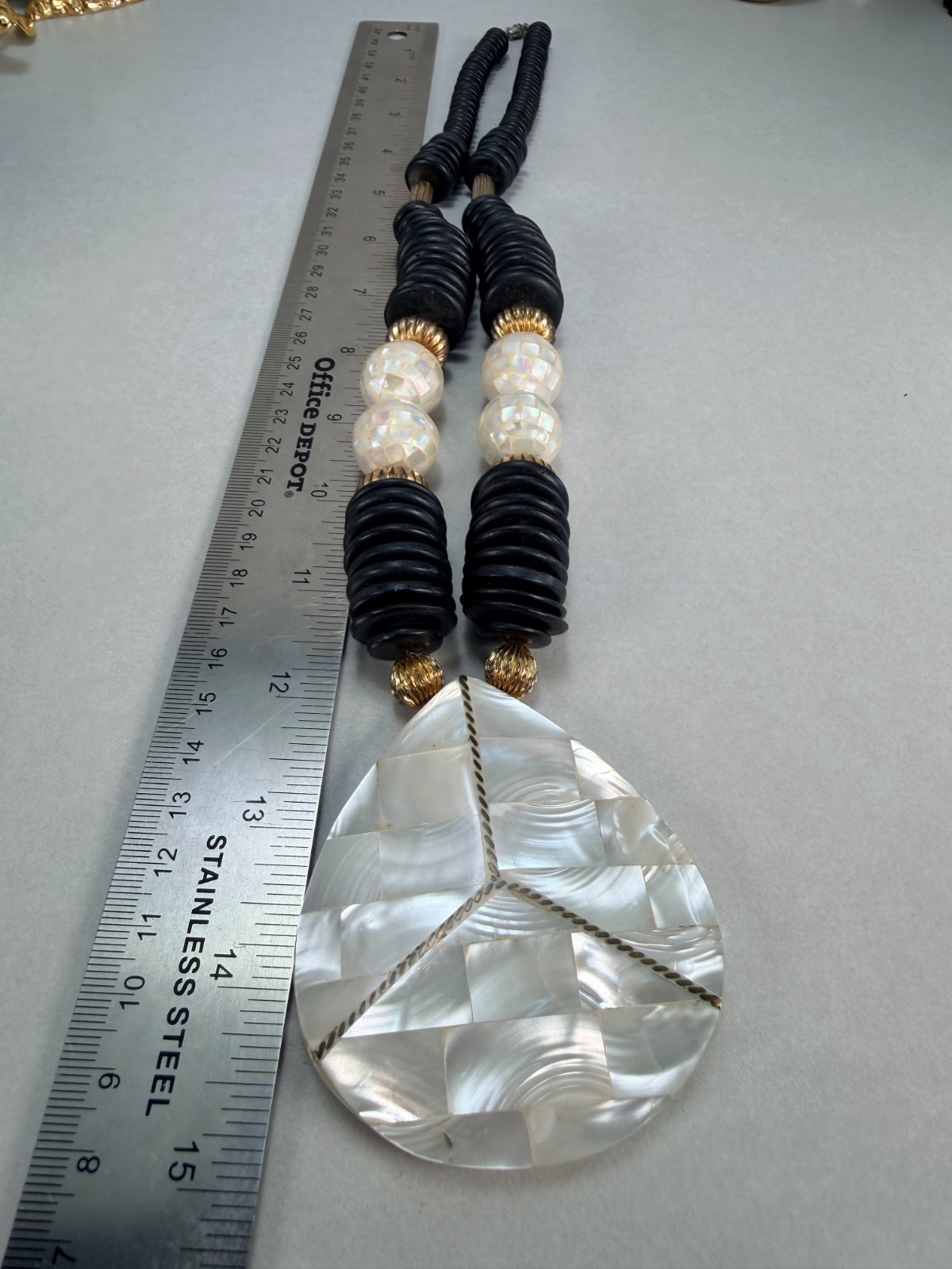 Vintage Stunning Mother Of Pearl Teardrop Pendant Necklace Black Bead Statement