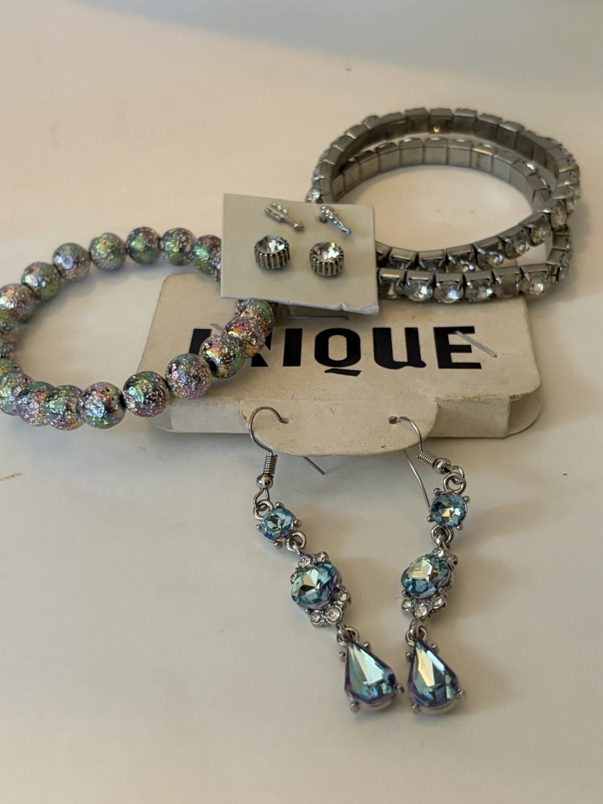 “ Summer Breeze “ Elegant Pearl And Gems Lot Etc (17 pc)