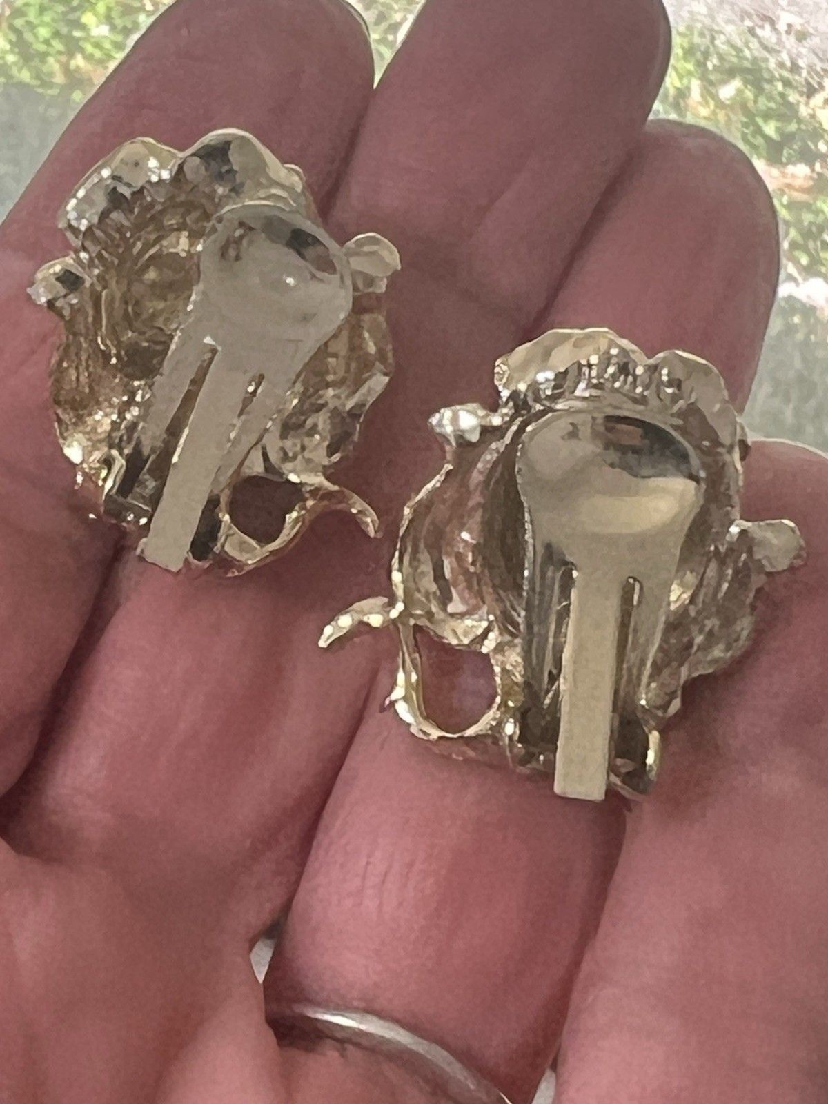 Vintage Rose Bud Gold-tone Clip Earrings Brushed Botanical Floral