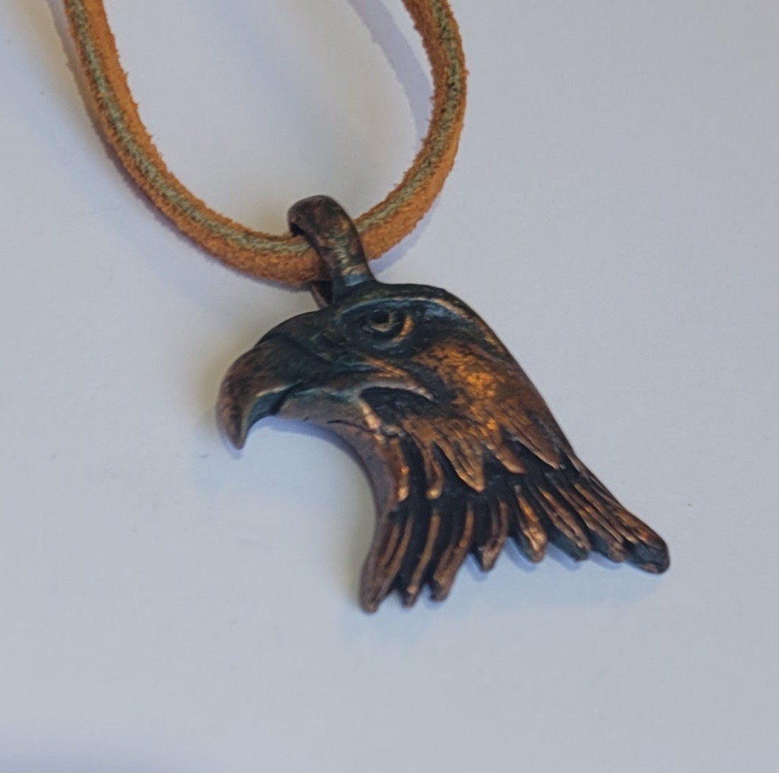 1980s Antiqued Copper Eagle Head Pendant On 25in Suede Leather Cord Vintage TC