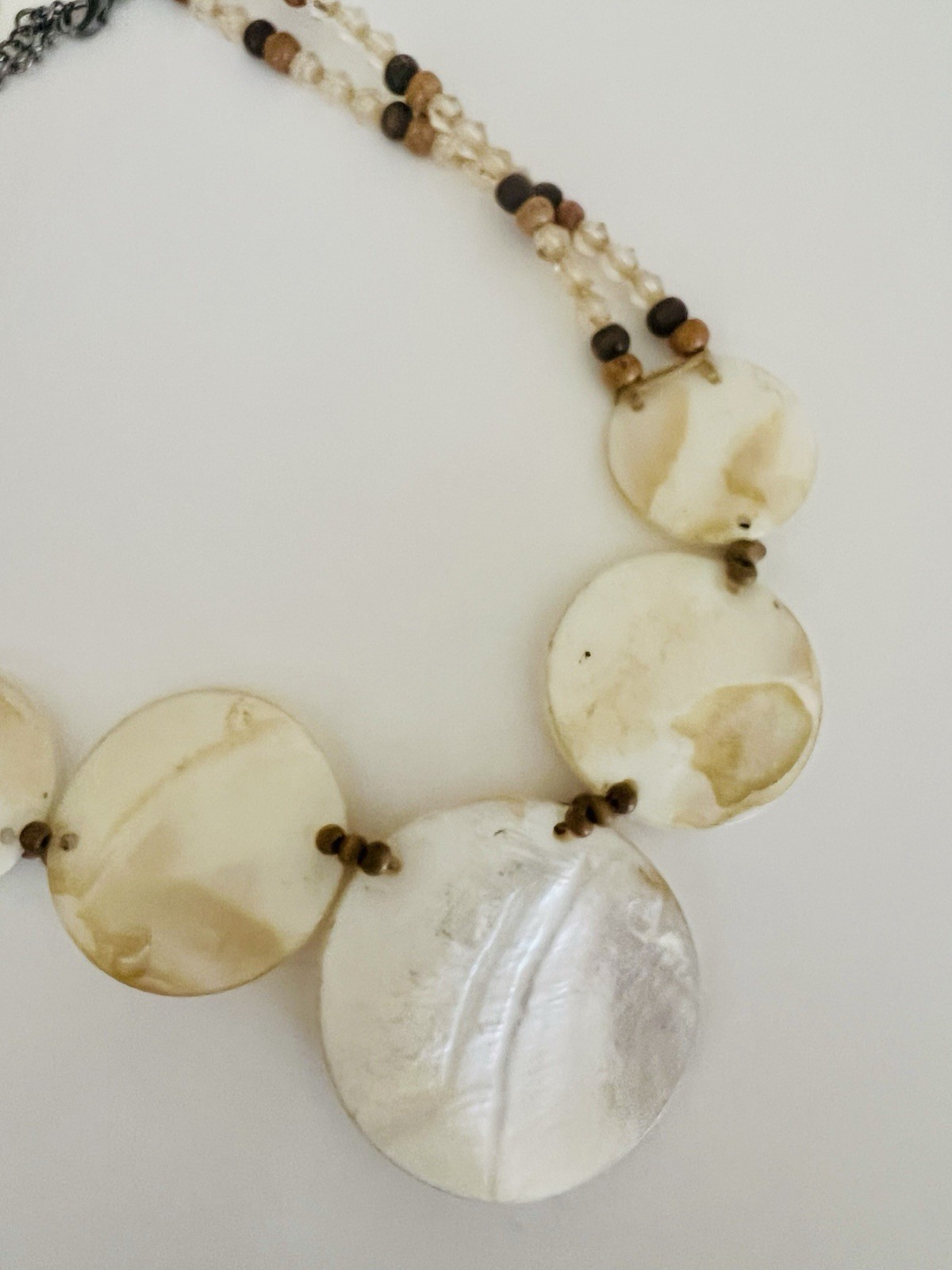 White Round Mother Of Pearl + Bead Necklace Beautiful Colors