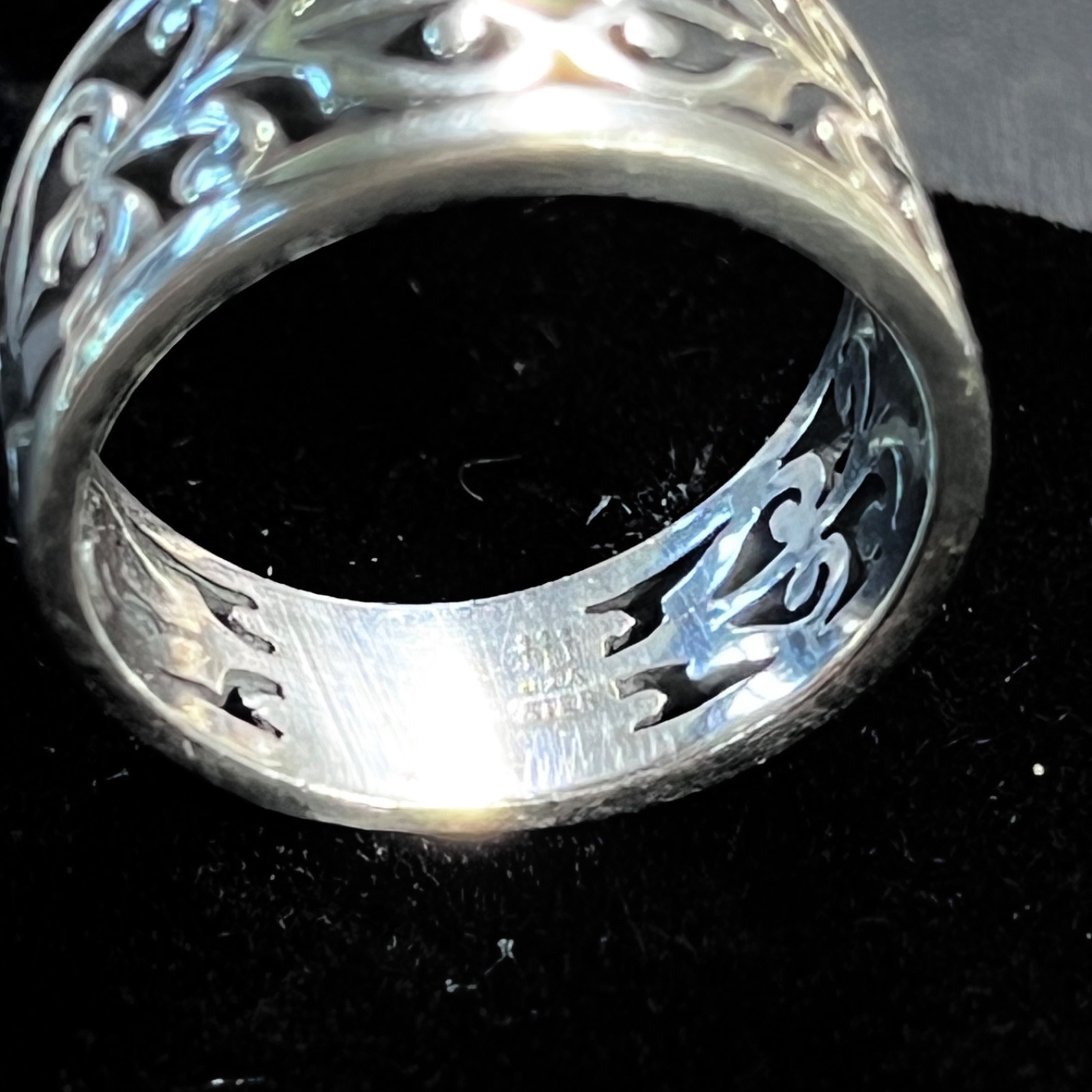 James Avery signed Retired Open heart adorned filigree scroll ring