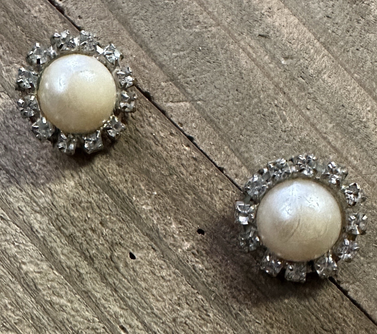 Vintage Faux Pearl Rhinestone Clip On Earrings Silver Tone 3/4”