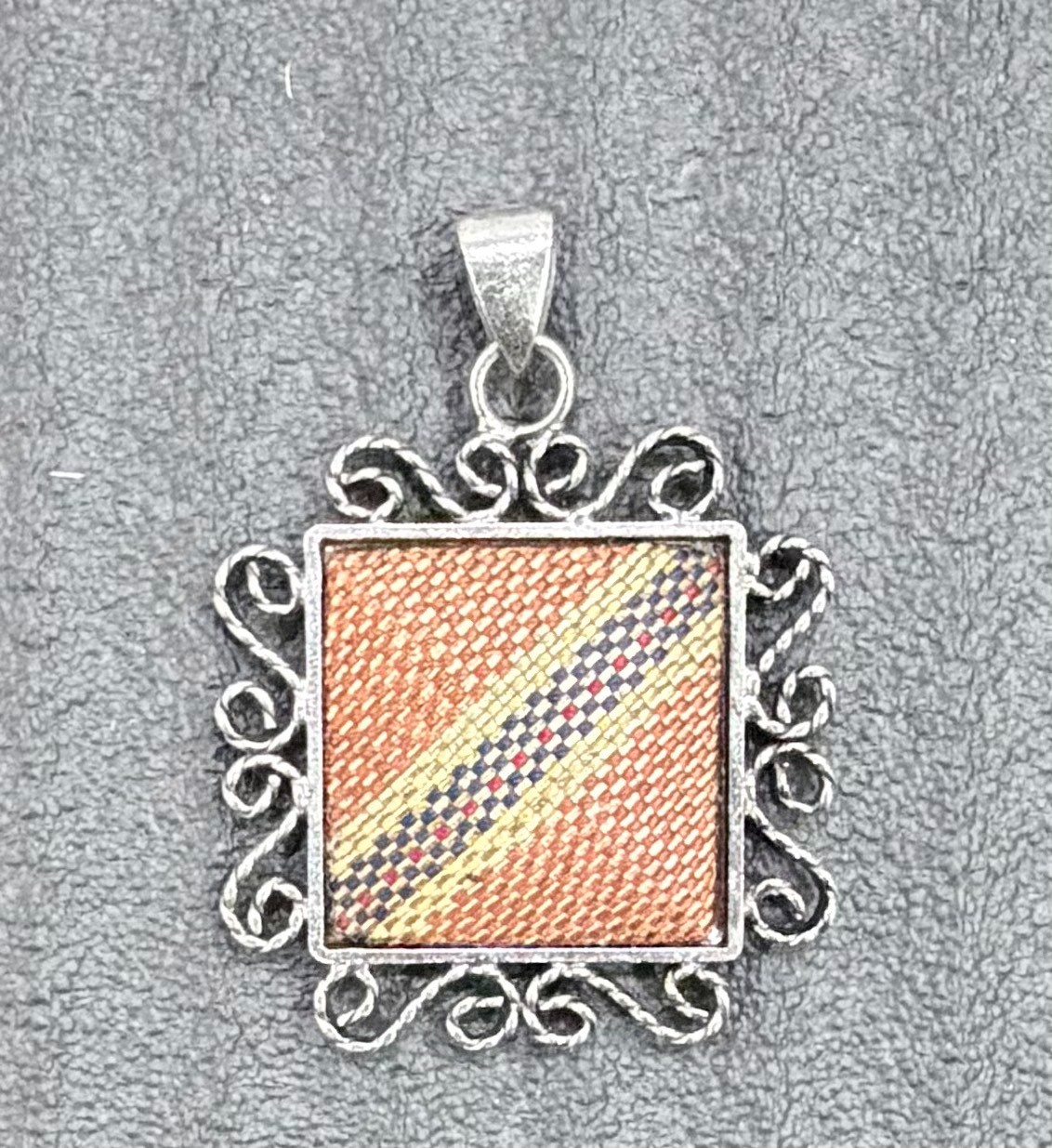 Vintage Style Filigree Pendant Fabric Inlay Square Silver Tone Charm Textile