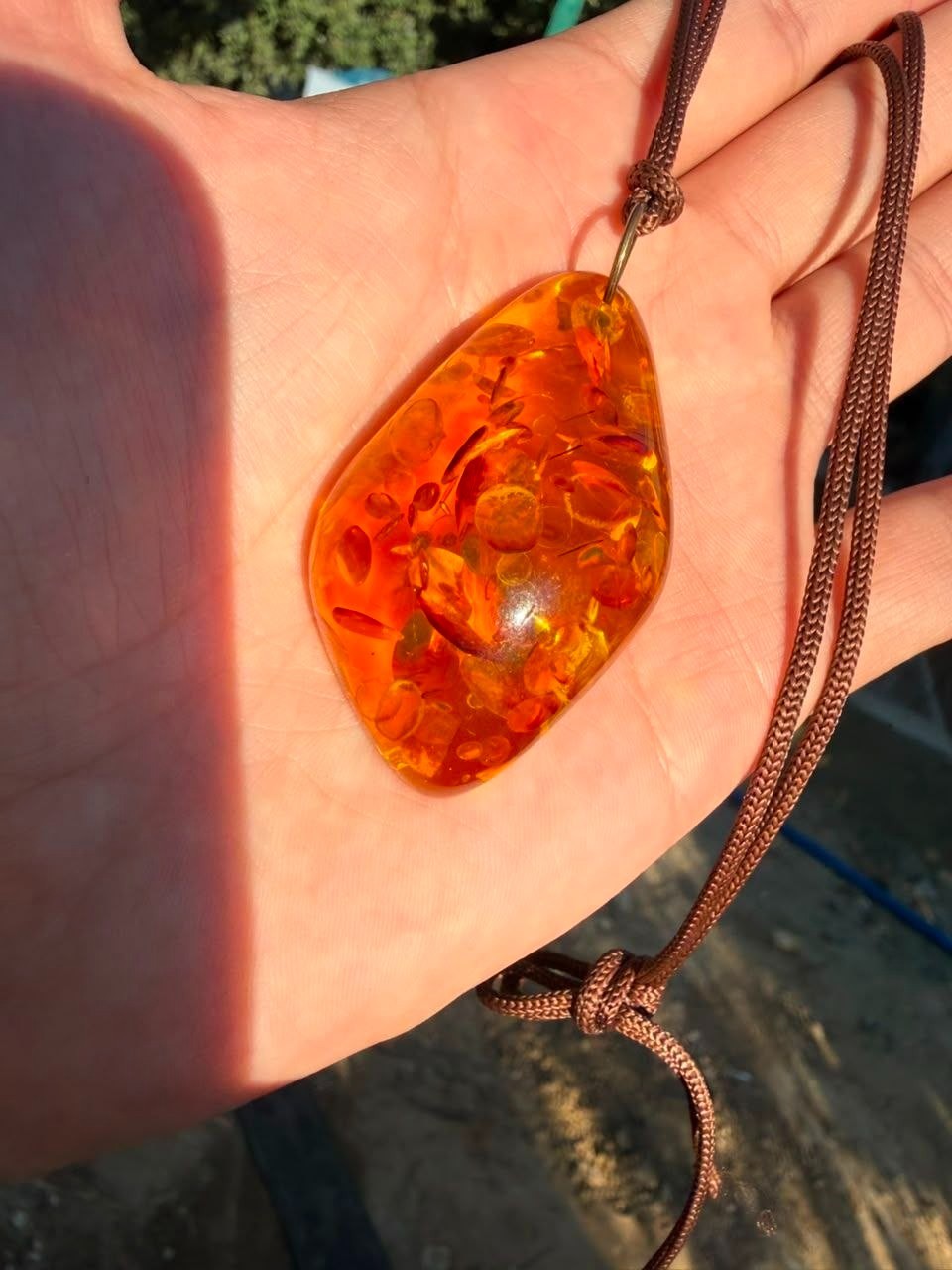 Vintage Style Amber Color Pendant Necklace Adjustable Cord 15g Jewelry