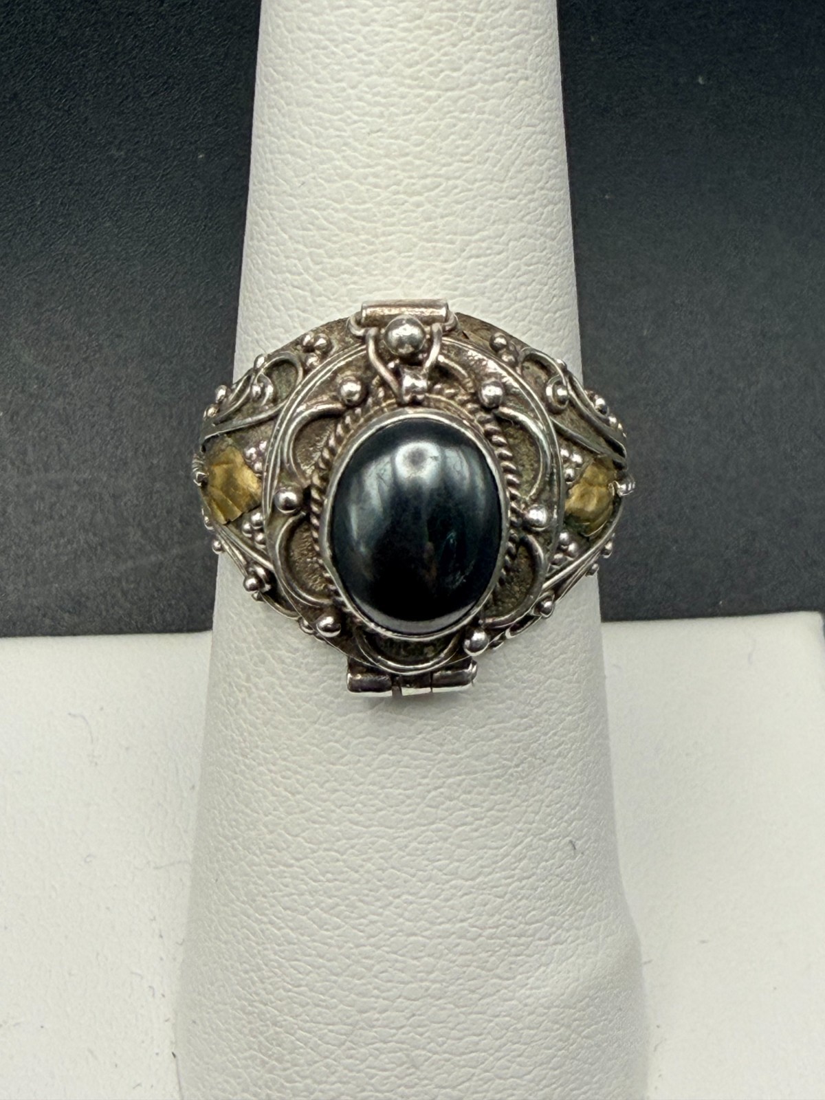 Vintage 925 Sterling Silver & 14K Gold Poison Ring with Hematite – Hinged Locket