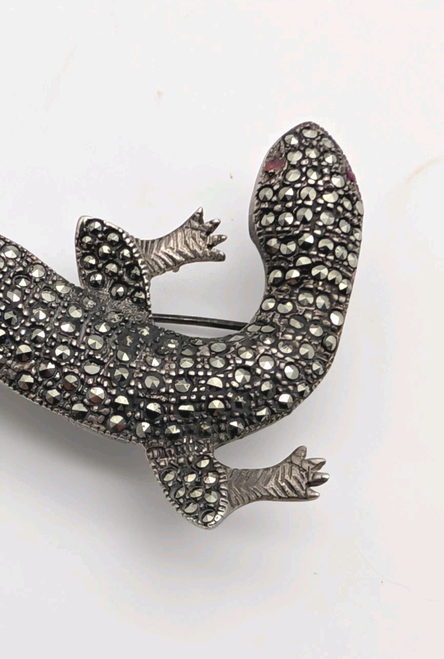 5½” Long Vintage Sterling Silver Marcasite Lizard Gecko Red Eyes Pin Brooch 30g